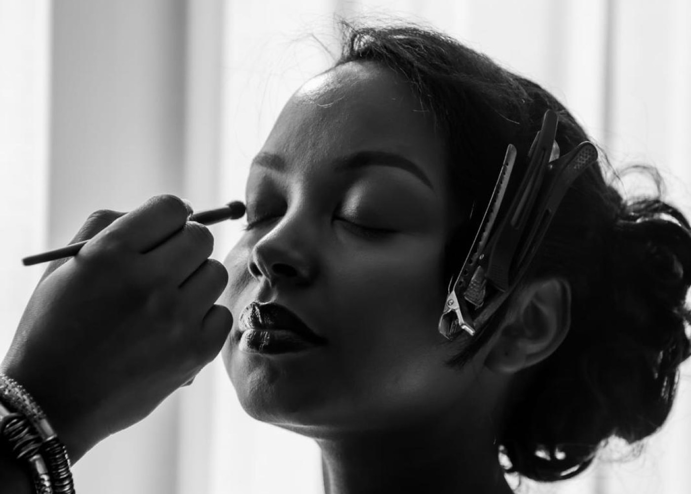 MAKE-UP